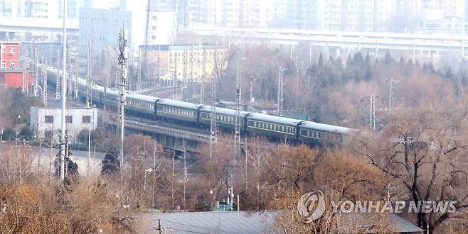 2019년 중국 방문 당시 베이징에서 포착된 김정은 국무위원장 특별열차 [연합뉴스 자료사진]