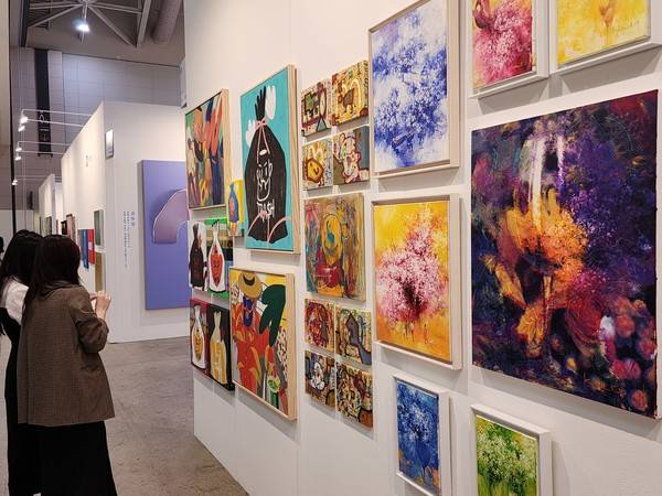 인천에서 진행된 아트페어(인천아시아아트쇼). [사진=경인방송DB]