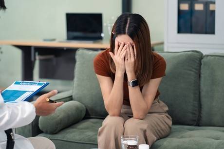 통계청에 따르면 지난 7월 일을 하거나 구직활동을 하지 않고 '그냥 쉬었다'고 답한 20대 청년은 42만1000명으로 전년 동월 대비 5000명 증가해 7월 기준 역대 최고치를 기록했다. | 출처: 게티이미지뱅크