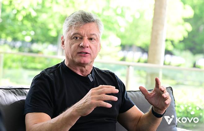 대한항공 헤난 감독. 사진 | 한국배구연맹