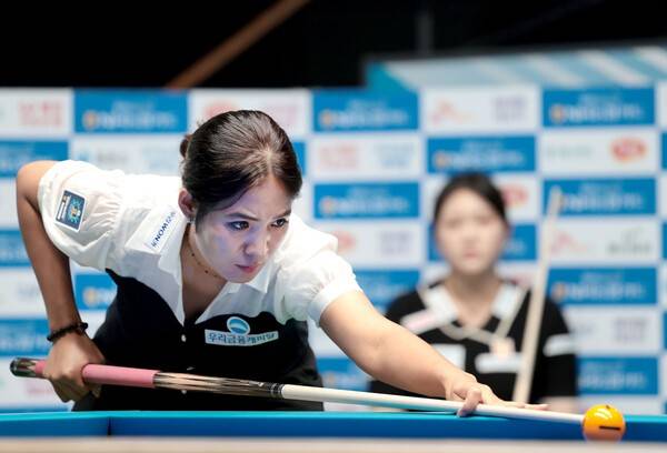 1일 경기도 고양시 고양 킨텍스 PBA 스타디움에서 열린 프로당구 2025~2026시즌 4차투어 'SY 베리테옴므 PBA-LPBA 챔피언십' LPBA 64강전에 출전한 스롱 피아비. /사진=PBA