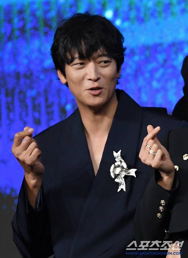 디즈니+ 오리지널 시리즈 '북극성' 제작발표회가 2일 서울 종로구 포시즌스 서울에서 열렸다. 배우 강동원이 포토타임을 갖고 있다. 박재만 기자 pjm@sportschosun.com/2025.09.02/