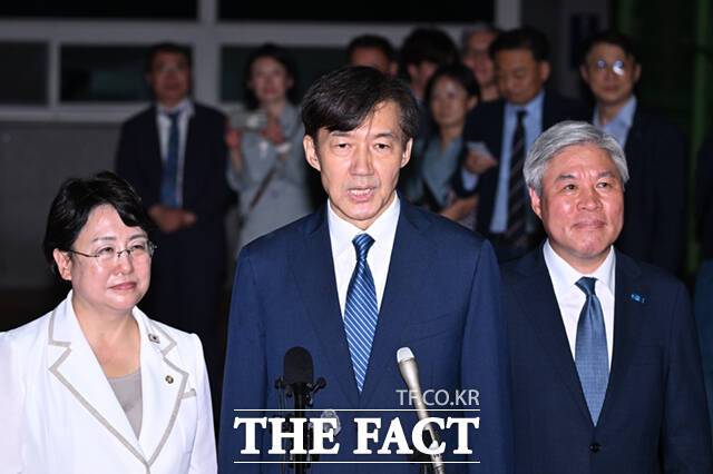 정치권에서는 조 전 대표의 광폭 행보가 혁신당의 지지율에 직격타를 미쳤다고 분석했다. 조 전 대표의 언행이 곧 당의 성적표로 직결되고 있다는 것이다. /이새롬 기자