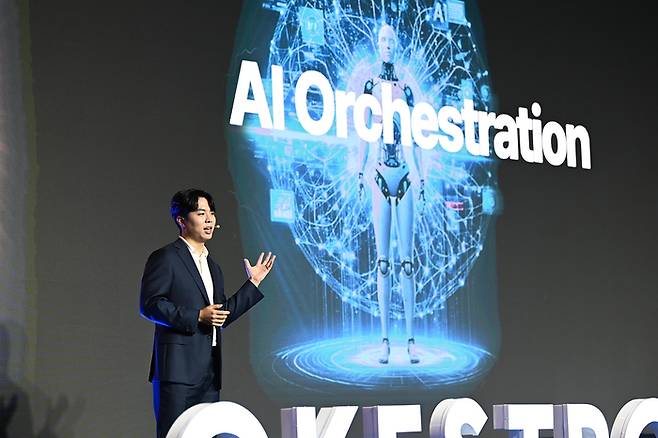 김영광 오케스트로 CTO가 2일 그랜드 인터컨티넨탈 서울 파르나스에서 열린 '오케스트로 솔루션데이 2025' 기자간담회에서 발표하고 있다. 오케스트로 제공