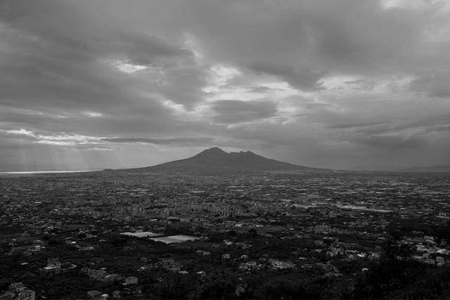 제82회 베니스국제영화제 경쟁 부문에 오른 다큐멘터리 영화 '구름 아래'. 베니스국제영화제 제공