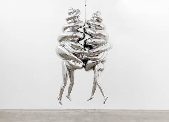 루이즈 부르주아, 커플(The Couple), 2003, 알루미늄,365.1 x 200 x 109.9 cm . 개인 소장, 뉴욕. 사진 조너선 라이언후브우드 © The Easton Foundation / Licensed by SACK, Korea