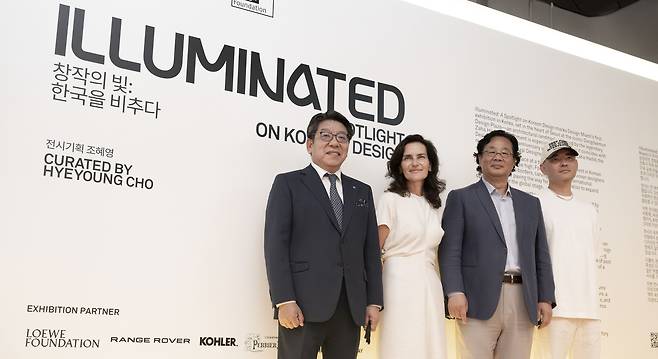From left: Herald Media Group CEO Choi Jin-young, Design Miami CEO Jen Roberts, Seoul Design Foundation CEO Cha Kang-heui and Design Miami Chair Jesse Lee pose for photos during the opening reception for Design Miami.In Situ: Seoul at the Yigansumun Exhibition Hall in Dongdaemun Design Plaza, Seoul, Monday. (Im Se-jun/The Korea Herald)