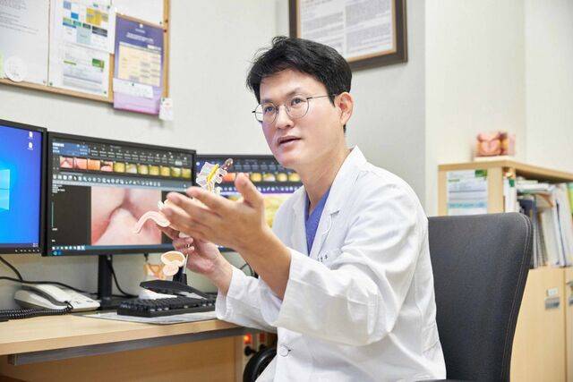 이천우 경희대병원 비뇨의학과 교수가 방광암의 치료 현실에 대해 설명하고 있다.