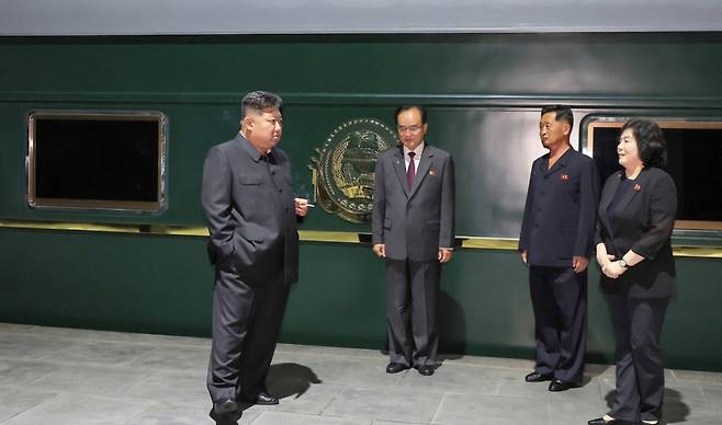 (평양 노동신문=뉴스1) = 북한 노동당 기관지 노동신문은 2일 김정은 당 총비서가 중국 인민항일전쟁 및 세계반파쑈전쟁승리(전승절) 80주년 기념행사에 참석하기 위해 지난 1일 전용열차로 출발해 2일 새벽 국경을 통과했다고 보도했다. [국내에서만 사용가능. 재배포 금지. DB 금지. AI학습 이용 금지. /사진=(평양 노동신문=뉴스1)