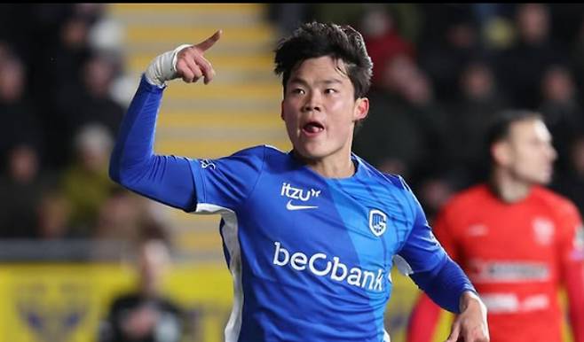 슈투트가르트 이적이 유력했던 오현규가 원소속팀 헹크에 잔류한다. 사진은 헹크에서 활약 중인 오현규의 모습. /사진=오현규 인스타그램 캡처