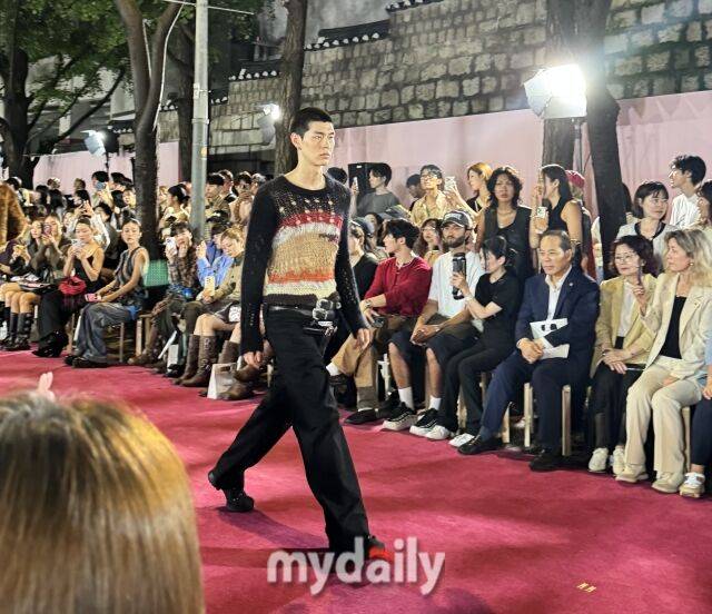 26SS서울패션위크 오프닝 앤더슨 벨 패션쇼. /이지혜 기자