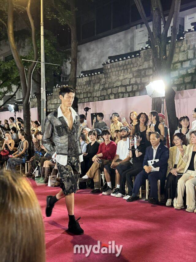 26SS서울패션위크 오프닝 앤더슨 벨 패션쇼. /이지혜 기자