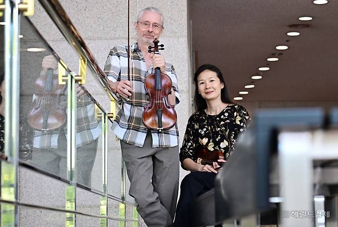 바로크 바이올린 듀오 ‘페르낭데즈 비올론스’의  프랑수와 페르낭데즈, 김윤경 부부가 5년 만에 한국에서의 공연을 위해 서울을 찾았다. 이상섭 기자