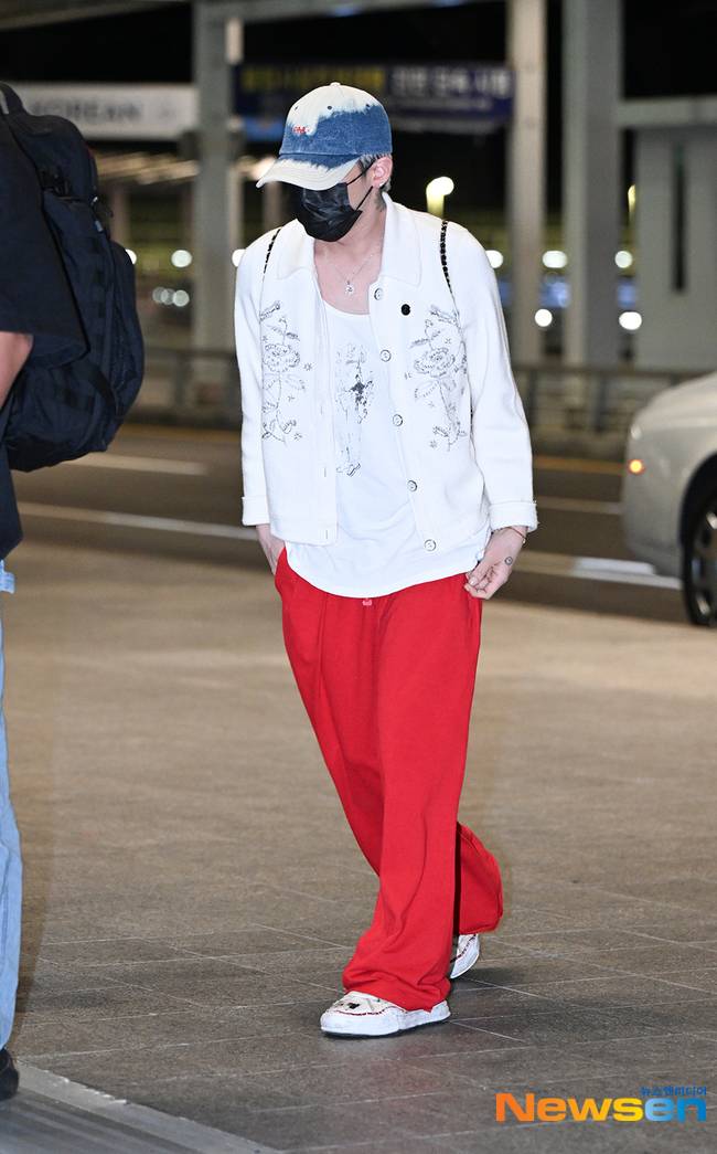 해외 일정차 미국 라스베이거스로 출국하는 지드래곤