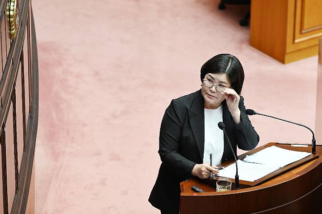 시정질의하는 임말숙 의원. 부산시의회 제공