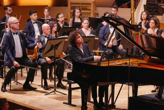 피아니스트 니콜라 미우센