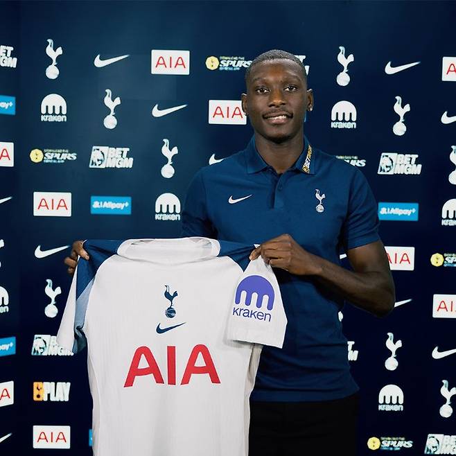 파리 생제르맹(PSG)을 떠나 토트넘으로 임대 이적한 공격수 랑달 콜로 무아니. /사진=토트넘 SNS 캡처