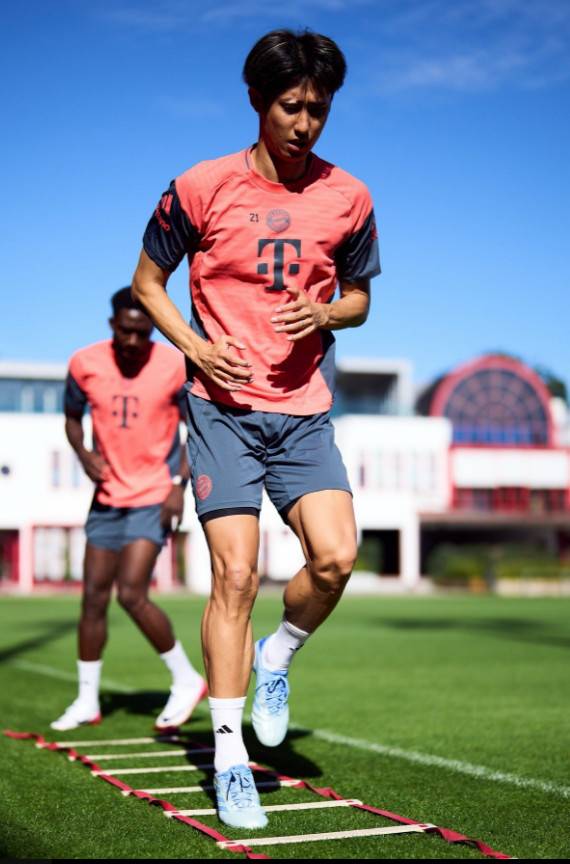 훈련 중인 이토 히로키. /사진=바이에른 뮌헨 공식 SNS 갈무리