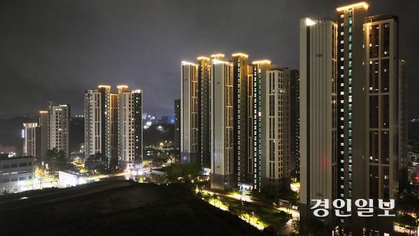 정부의 대출규제에 주택 매매심리가 위축된 상황 속 경기도내 신규 아파트 공급 가뭄이 심화되고 있다. 사진은 기사 내용과 관련 없음. /경인일보DB
