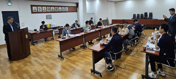 1일 경기도버스노조협의회와 경기도버스운송사업조합이 준공영제 노선에 대한 단체교섭을 진행하고 있다. 사진=경기지역자동차노동조합
