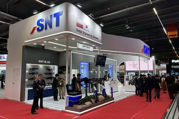 &nbsp;폴란드 키엘체에서 열리는 국제방산전시회 'MSPO 2025'에 마련한 SNT그룹 전시부스. /SNT다이내믹스