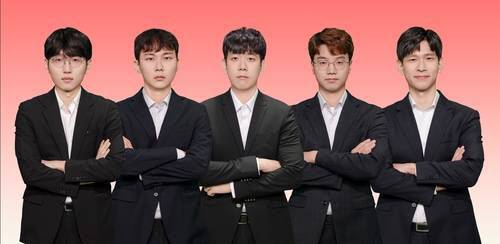 제27회 농심신라면배 한국 대표팀 왼쪽부터 신진서·박정환·강동윤 안성준·이지현 9단.(사진=한국기원 제공/연합뉴스)