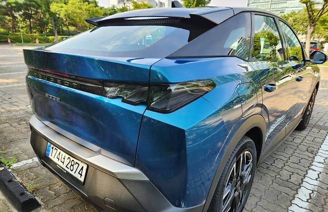 푸조 올 뉴 3008 스마트 하이브리드 후면 (사진=이데일리 이배운 기자)