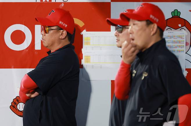 이범호 KIA 타이거즈 감독(왼쪽). 2025.5.21/뉴스1 ⓒ News1 김진환 기자