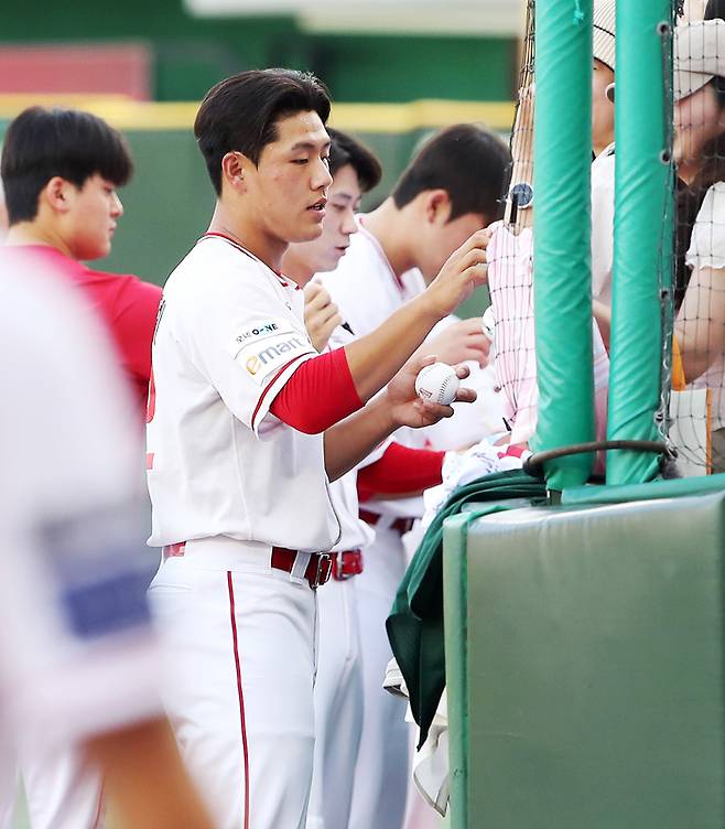 SSG가 9월 확대 엔트리를 통해 신인 포수 이율예를 1군에 등록했다. 사진 | SSG 랜더스