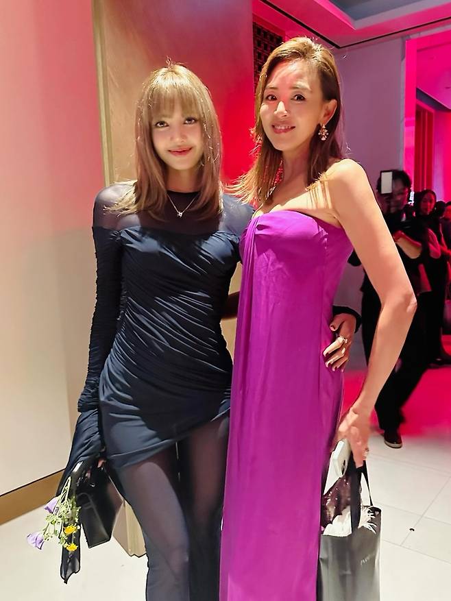 블랙핑크 리사와 야노 시호. 사진 | 야노 시호 SNS