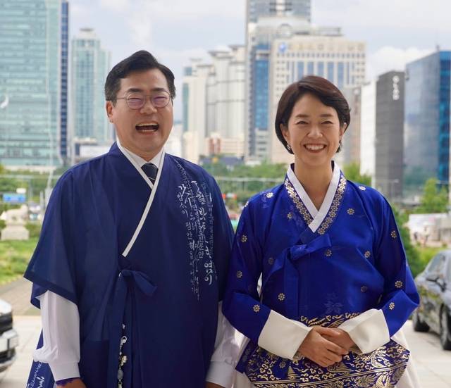 더불어민주당 박찬대 의원과 고민정 의원. 고민정 의원 페이스북