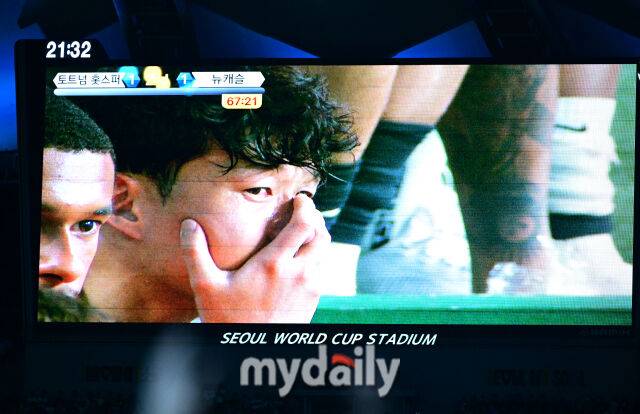 2025년 8월 3일 오후 서울월드컵경기장에서 쿠팡플레이 시리즈 '토트넘 홋스퍼 FC와 뉴캐슬 유나이티드 FC'의 경기가 열렸다. 토트넘 손흥민이 후반 교체된 뒤 눈물 흘리고 있다./마이데일리