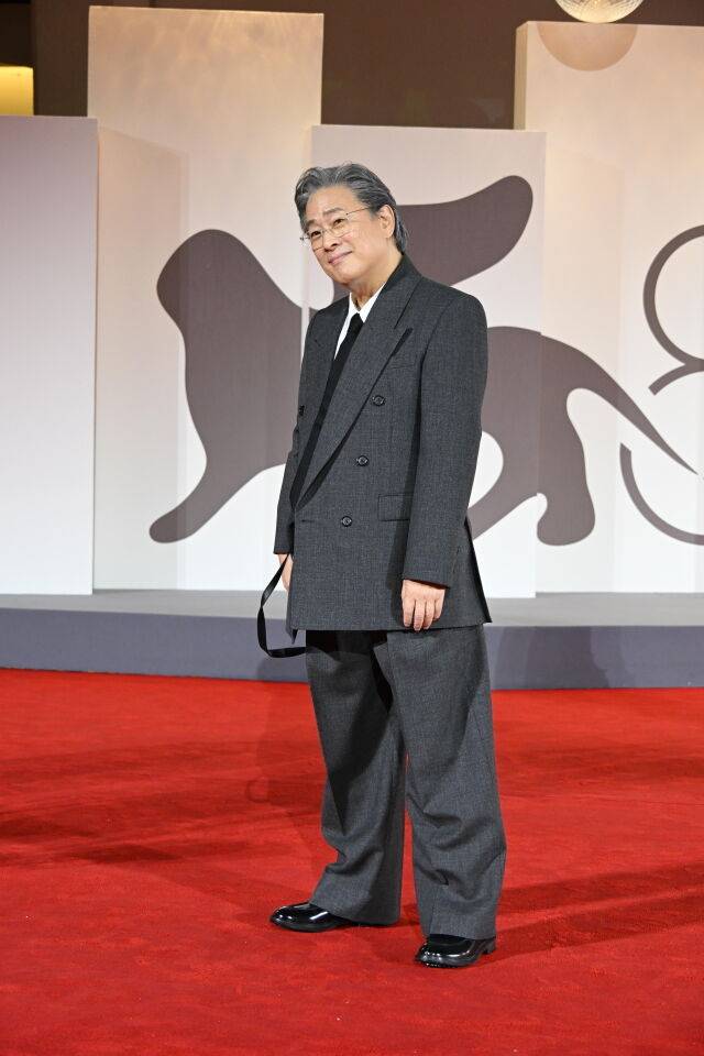 영화 '어쩔수가없다' 제82회 베니스국제영화제 레드카펫 / CJ ENM