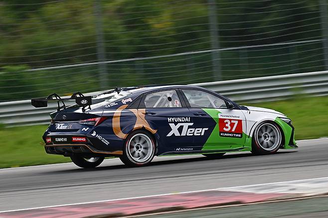 주행 중인 정회원, 사진: 김학수 기자