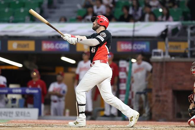 ▲ 위즈덤은 뛰어난 홈런 파워를 보여주고는 있지만, 득점권에서의 부진이라는 단점도 같이 보여주고 있다 ⓒKIA타이거즈