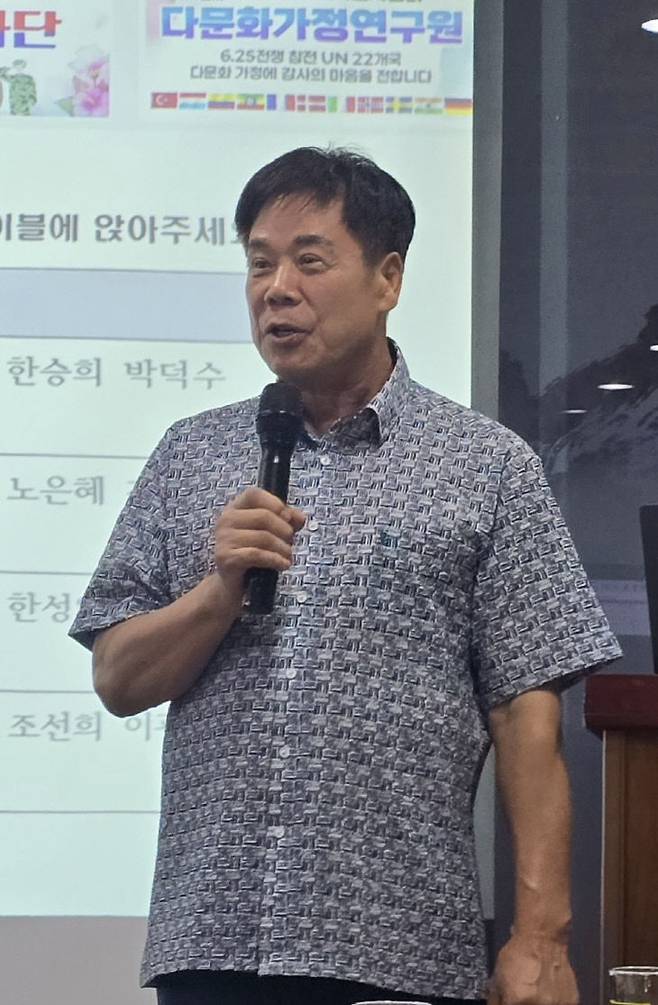 권흥주 (사)호국보훈사업회 회장이 인사말하고 있다.