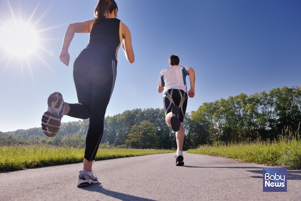 실제로 모든 운동들이 다 그렇지만 다이어트를 한답시고 갑작스럽게 또 무리해서 걷는 것보다는, 먼저 자신의 몸 상태를 면밀하게 파악하는 게 중요하다. ⓒ베이비뉴스