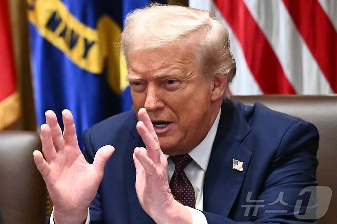 도널드 트럼프 미국 대통령이 지난달 26일(현지시간) 워싱턴DC 백악관에서 열린 내각 회의에서 발언하고 있다. 2025.08.26. ⓒ AFP=뉴스1 ⓒ News1 류정민 특파원