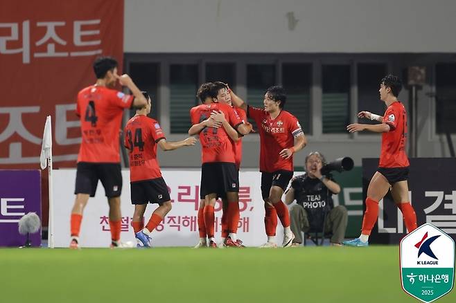 강원이 강릉하이원아레나에서 경기하는 모습(한국프로축구연맹 제공)