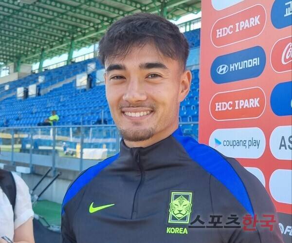 한국 축구 국가대표의 꿈을 이루기 위해 독일에서 날아온 옌스 카스트로프. ⓒ스포츠한국 김성수 기자