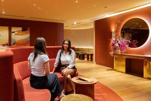 프랑스 파리에 위치한 갤러리 라파예트 오스만 지점(Galeries Lafayette Haussmann)의 VIP라운지인 '르 꽁시에르주(Le Concierge)' 전경. 롯데백화점 제공.