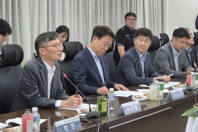 박금철 기획재정부 세제실장이 4일 오전 경기 평택 소재 평택세관에서 열린 '평택 수출기업 현장 간담회'를 주재하고 있다. (사진=기획재정부)