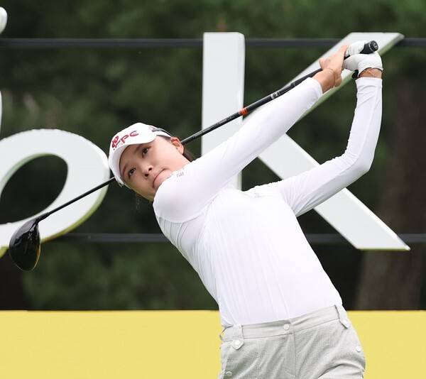 2025년 한국여자프로골프(KLPGA) 투어 메이저 대회 KB금융 스타챔피언십에 출전한 문정민 프로가 1라운드에서 경기하는 모습이다. 사진제공=KLPGA