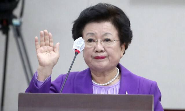 이배용 국가교육위원장이 2022년 국회 교육위원회 국정감사에 출석해 증인 선거를 하고 있다. 국회 공동취재단