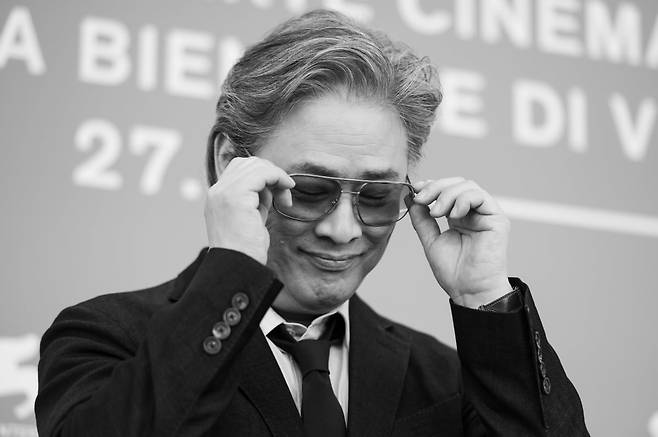 제 82회 베니스영화제에서 박찬욱 감독. / Aleksander Kalka, 베니스영화제 제공. ASAC