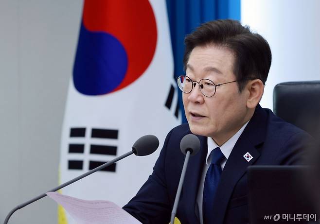 [서울=뉴시스] 고범준 기자 = 이재명 대통령이 4일 서울 용산 대통령실 청사에서 열린 제9차 수석·보좌관 회의에서 발언하고 있다. 2025.09.04. bjko@newsis.com /사진=고범준