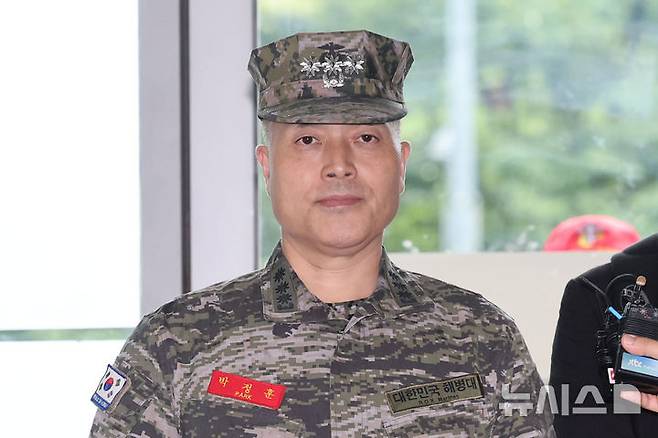 [서울=뉴시스] 권창회 기자 = 박정훈 해병대 수사단장이 4일 오전 서울 서초구 이명현 순직 해병 특별검사 사무실에 참고인 신분으로 6차 소환 조사에 출석하고 있다. 2025.09.04. kch0523@newsis.com