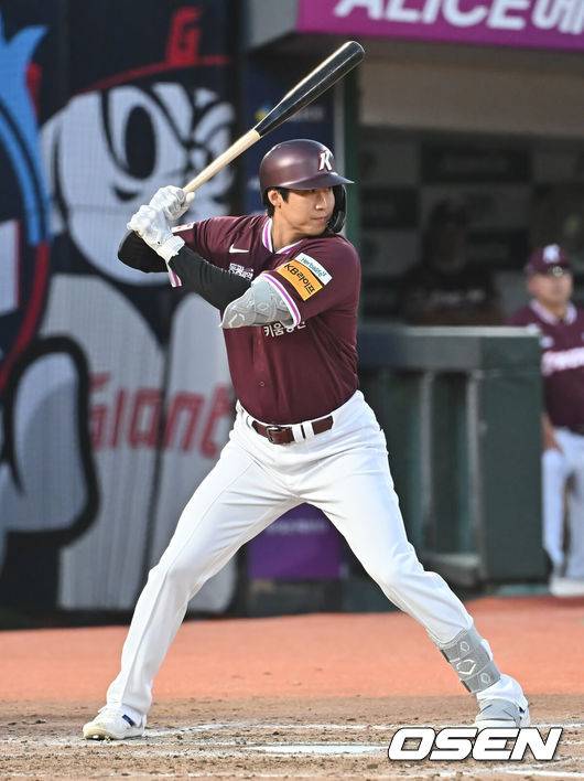 [OSEN=부산, 이석우 기자]  키움 히어로즈 김동엽 016 2025.06.04 / foto0307@osen.co.kr
