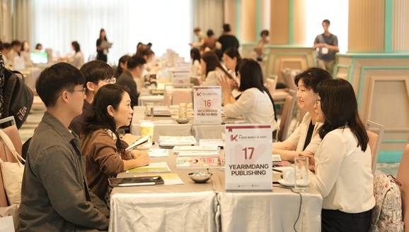 2025년 찾아가는 타이베이도서전의 수출 상담 모습. /사진=문체부