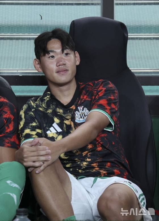 경기를 지켜보는 박승수의 모습. /사진=뉴시스